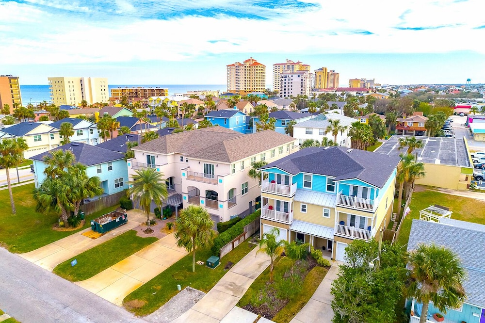Luxury Living II - Modern Beach Townhouse view 4