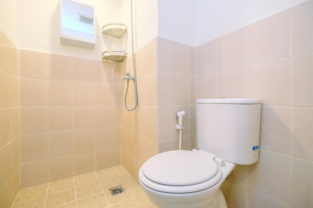 Modern Look 2BR at 28th Floor Podomoro Golf View Apartment