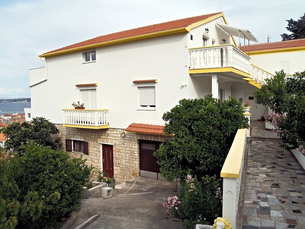 Sea View Apartment Reno, Sleeps 5 view 3