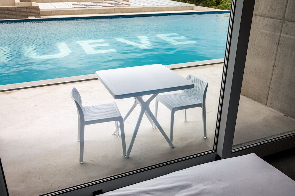 Nueve Poolvilla And Resort view 4