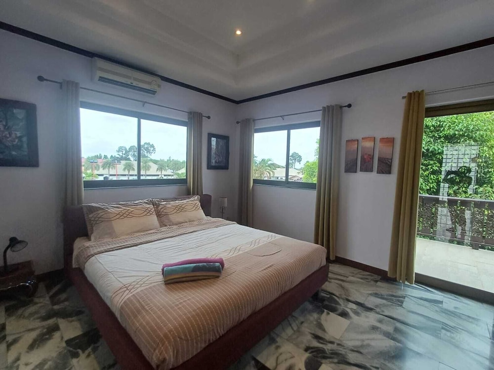 CET Resort & Rayong Padelcenter