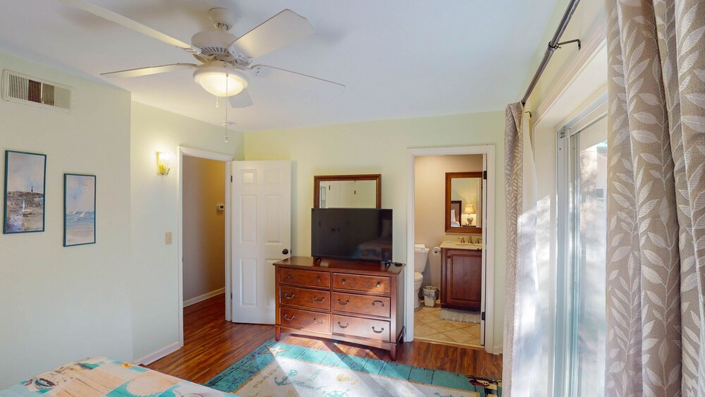 Paradise Cove 4 Bedroom Home