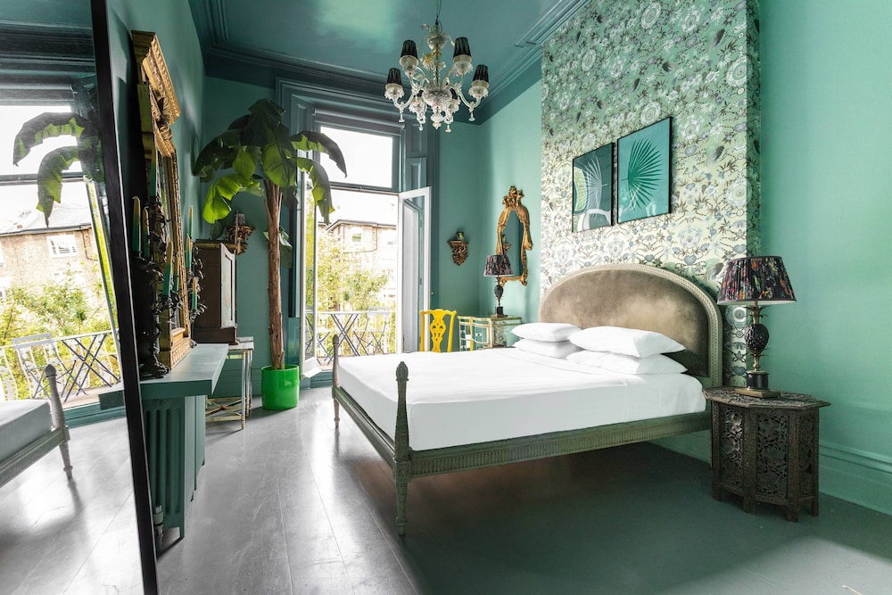 Belsize Park Gardens by Onefinestay