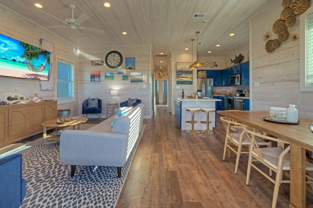 Cart-friendly Boardwalk to the Beach Private Pool Firepit Pond Views Bayview