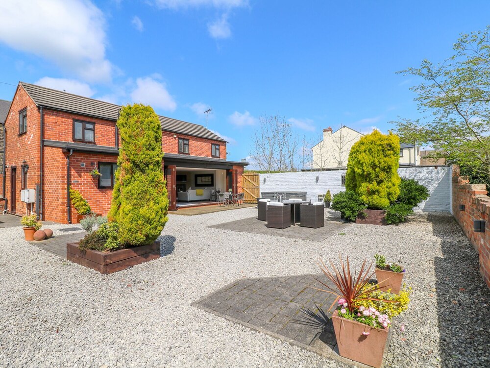Chesterfield Vacations - Netherfield Cottage - Property Image 1