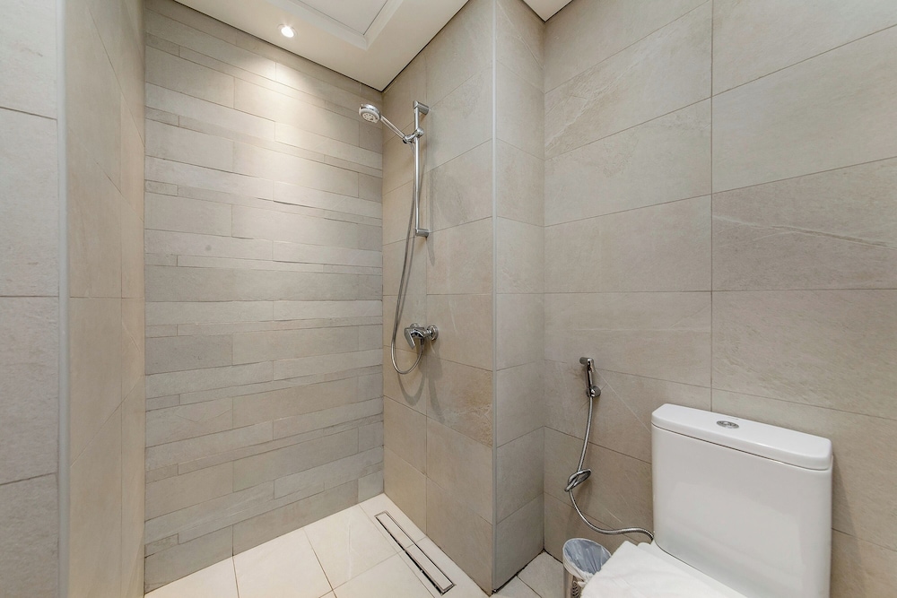 Lovely Studios at Azizi Riviera
