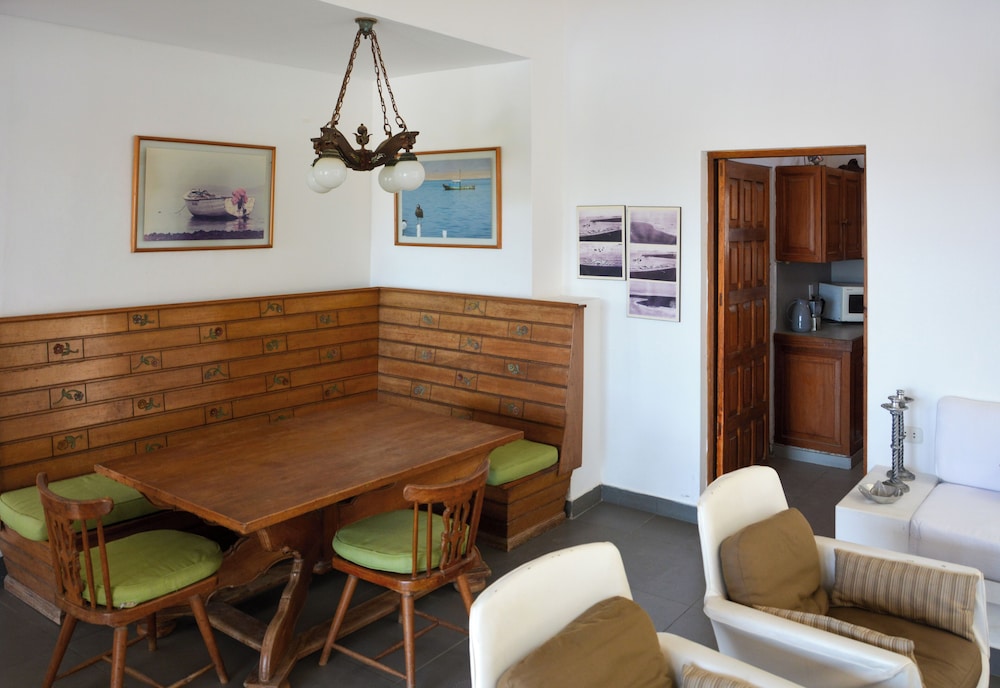 Casa Paracas by Wynwood House