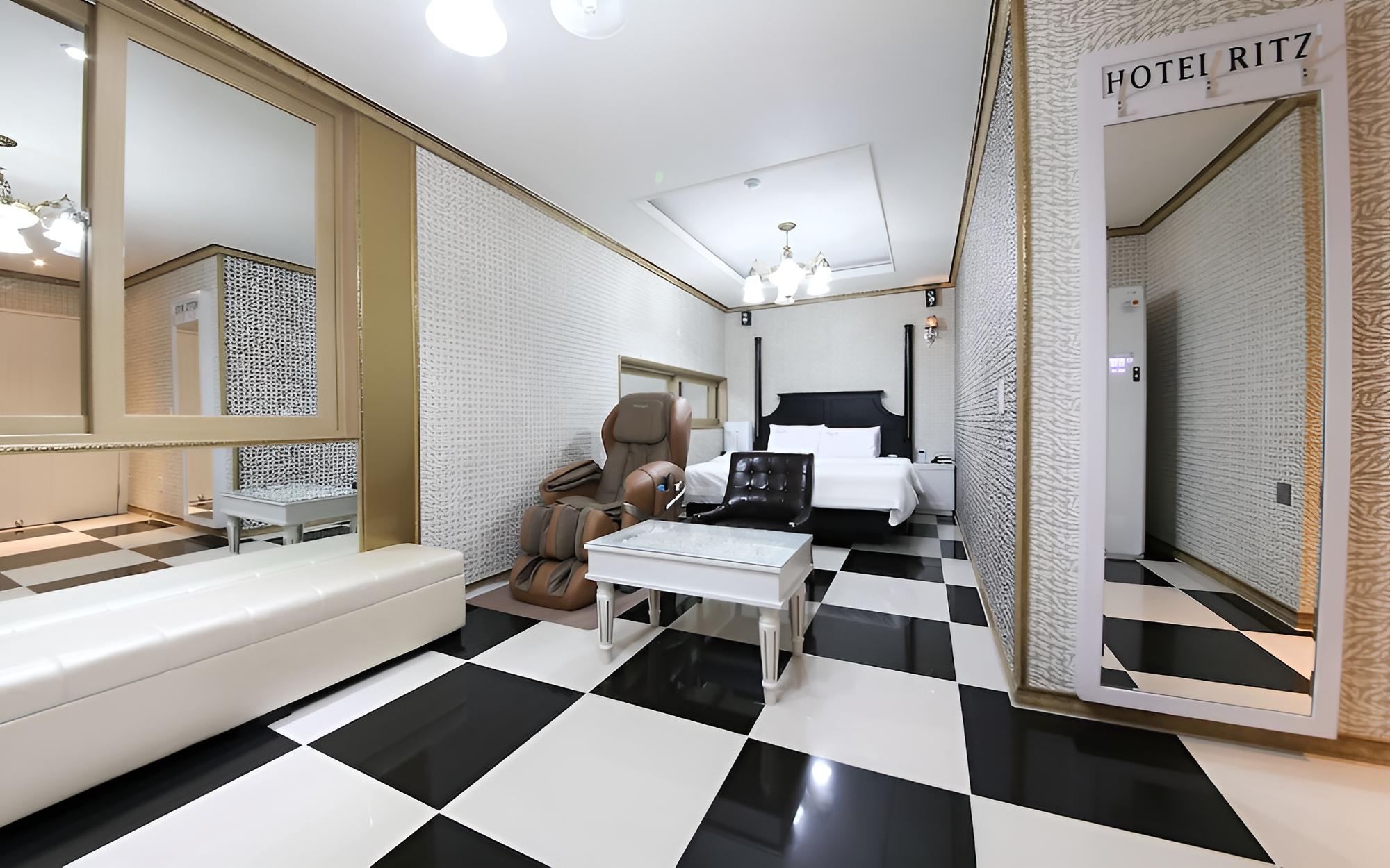 Gwangyang Ritz Hotel view 4