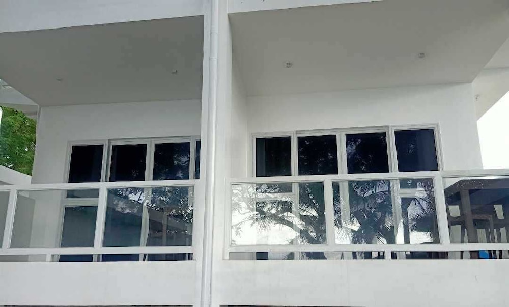 Tulang Diot View and Turtle Haven