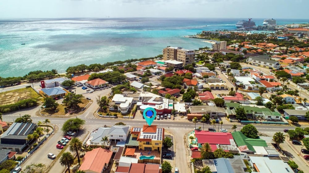 NEW 6br6 5BA Villa 200m to Beach w Privatepool