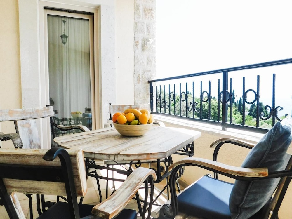 Connected Villas with Sea View