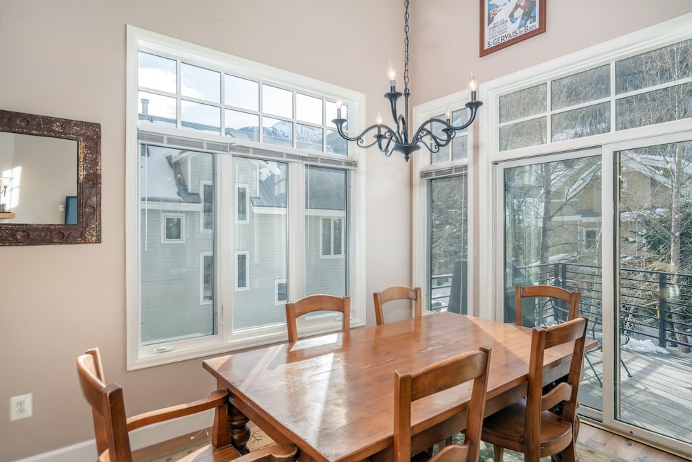 Bachman Village 14 by Avantstay Close To Town The Slopes w Hot Tub Permit 12038