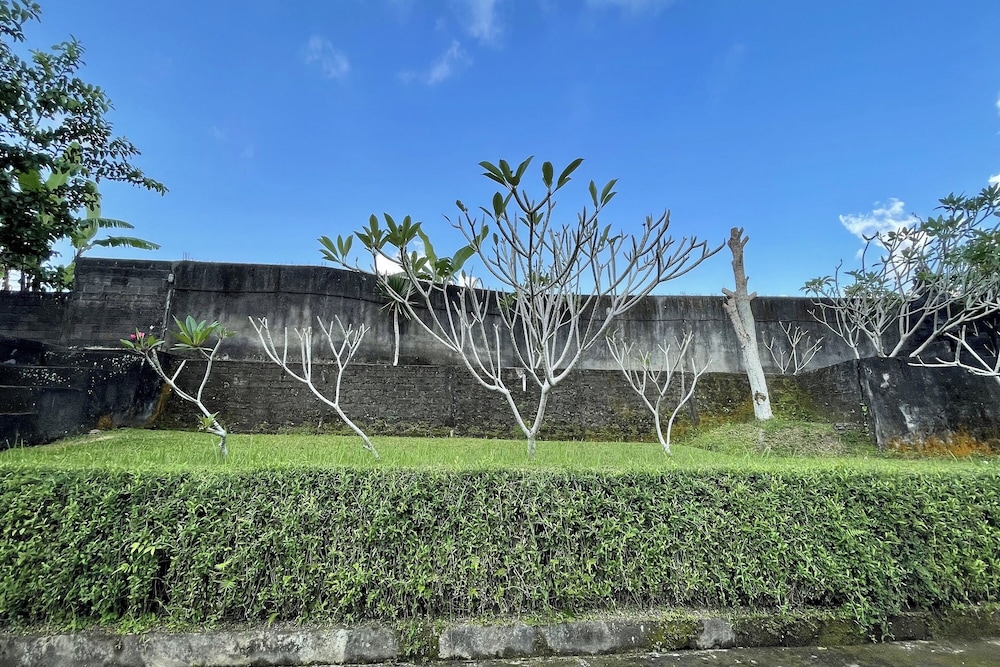 Mongan Homestay Beside The Belulang Hot Spring