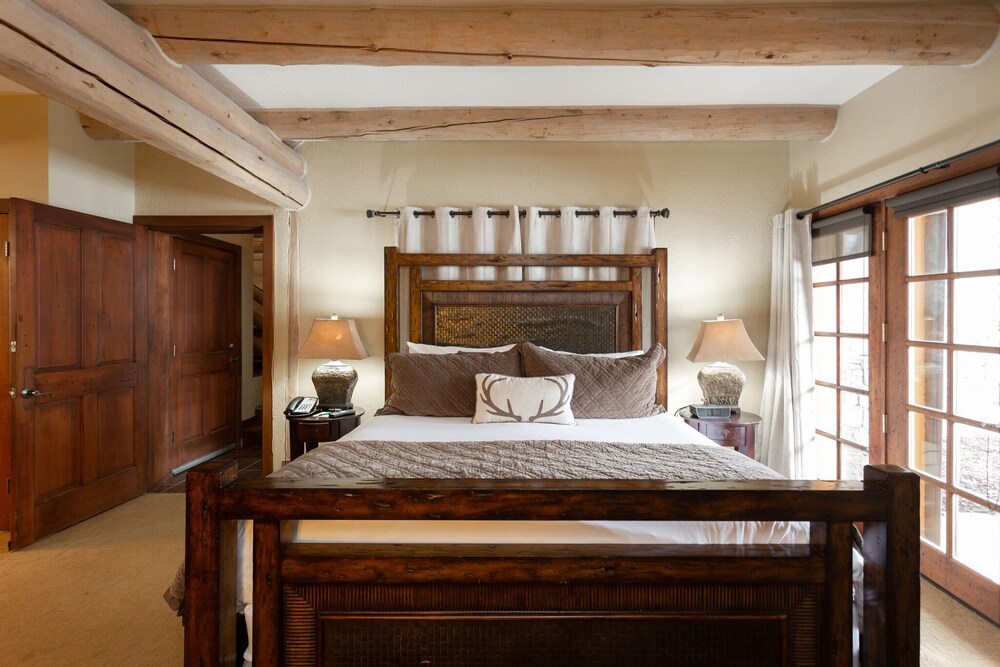 Pine Inn at Trail's End Lodge - Three Bedroom Residence with Den and Spa #5 3 Condo