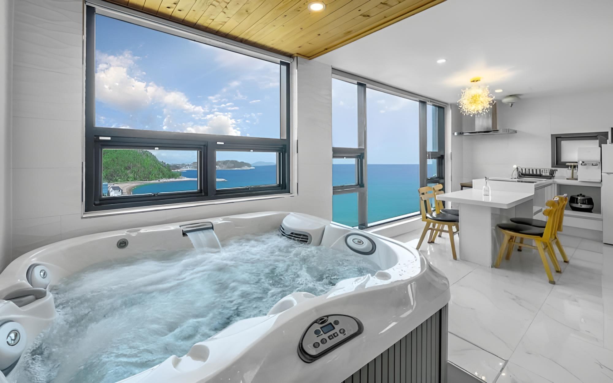Geojedo Genie Spa Pension view 2