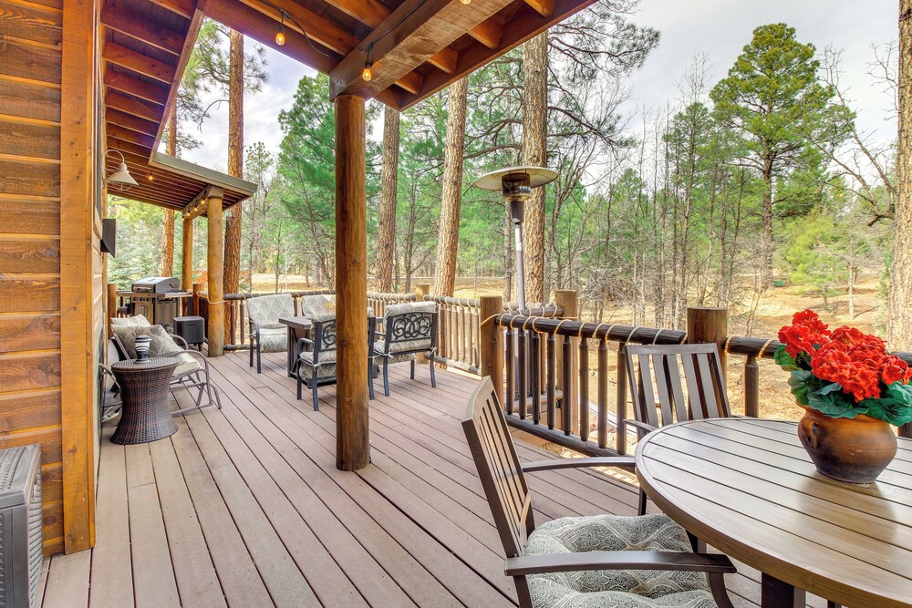 Outdoor Oasis: Family-friendly Cabin in Show Low!