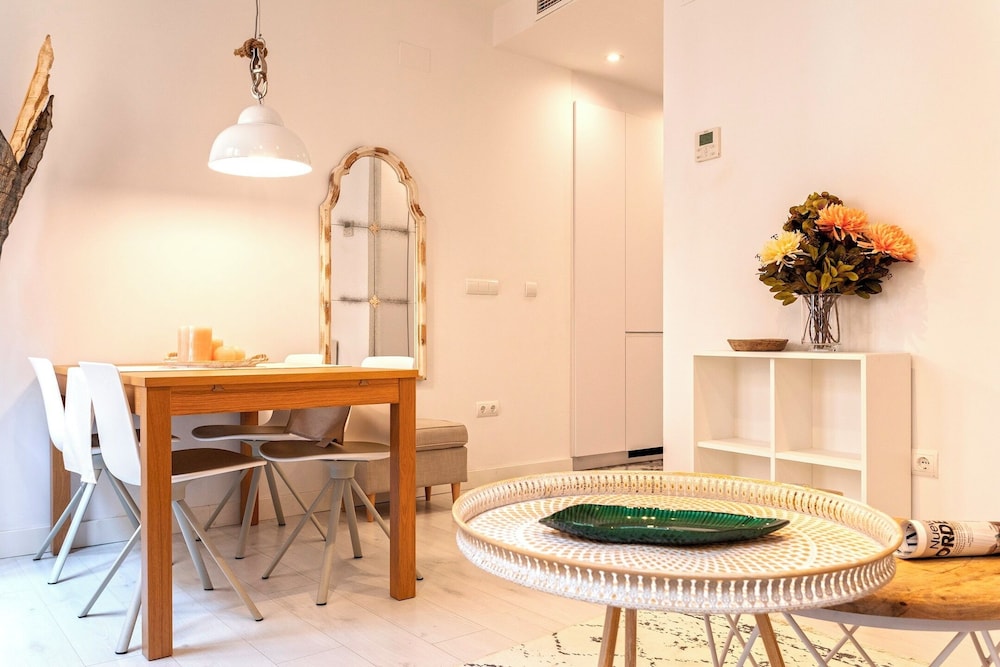 Stunning One-bedroom Apartment Near the Cathedral Zacatin 201