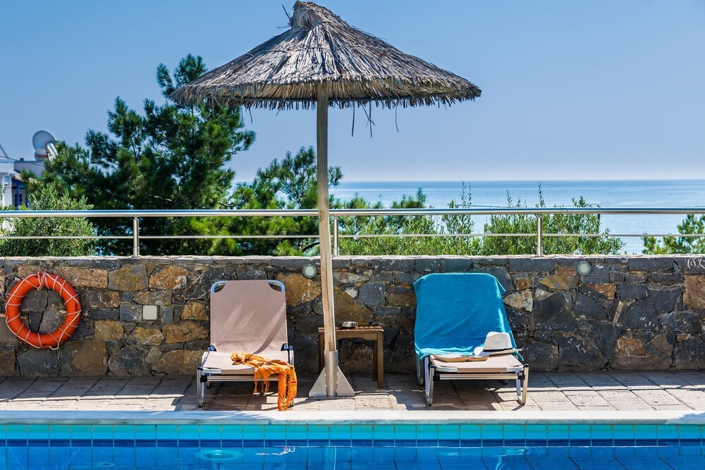 Dias Luxury Studios & Apartments