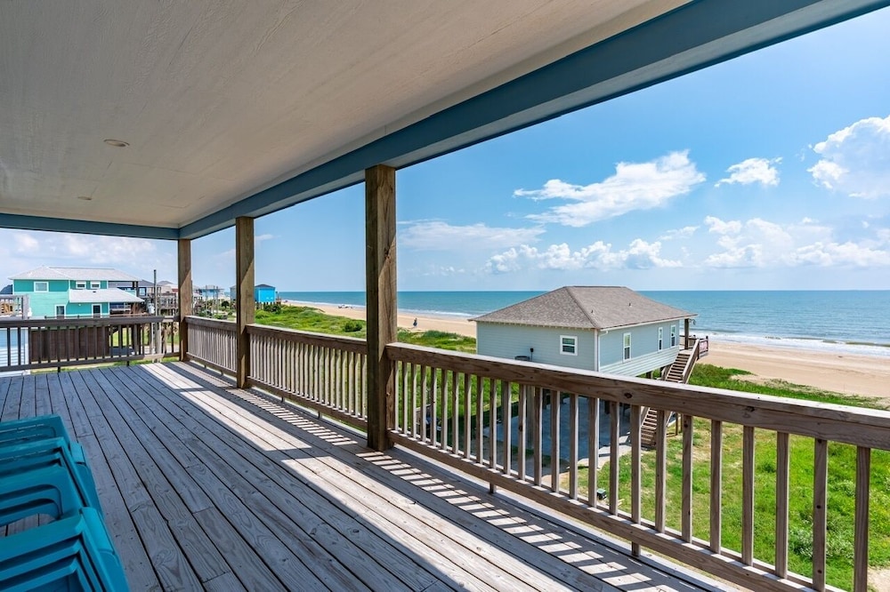 Oceanfront Manor 4 Bedroom Home