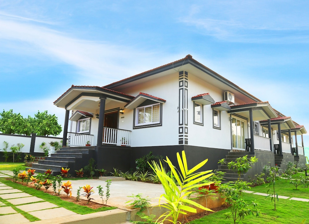 Vagator Retreat Resort With Swimming Pool