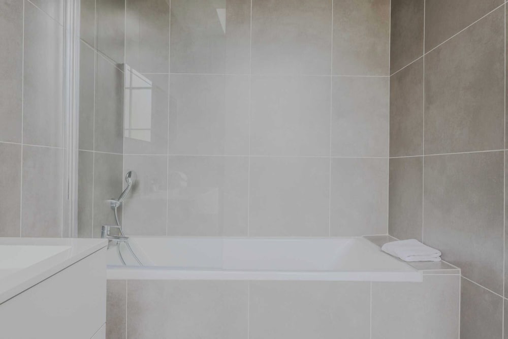 Spacious Apartment - 5br/12p - Chaillot