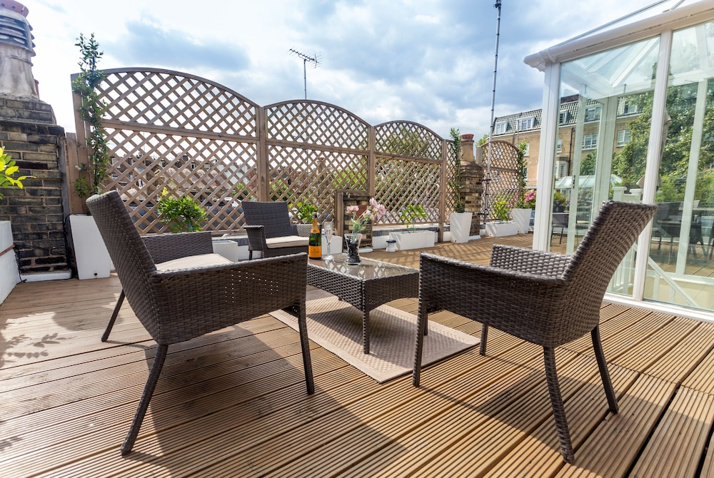 outdoor bbq area