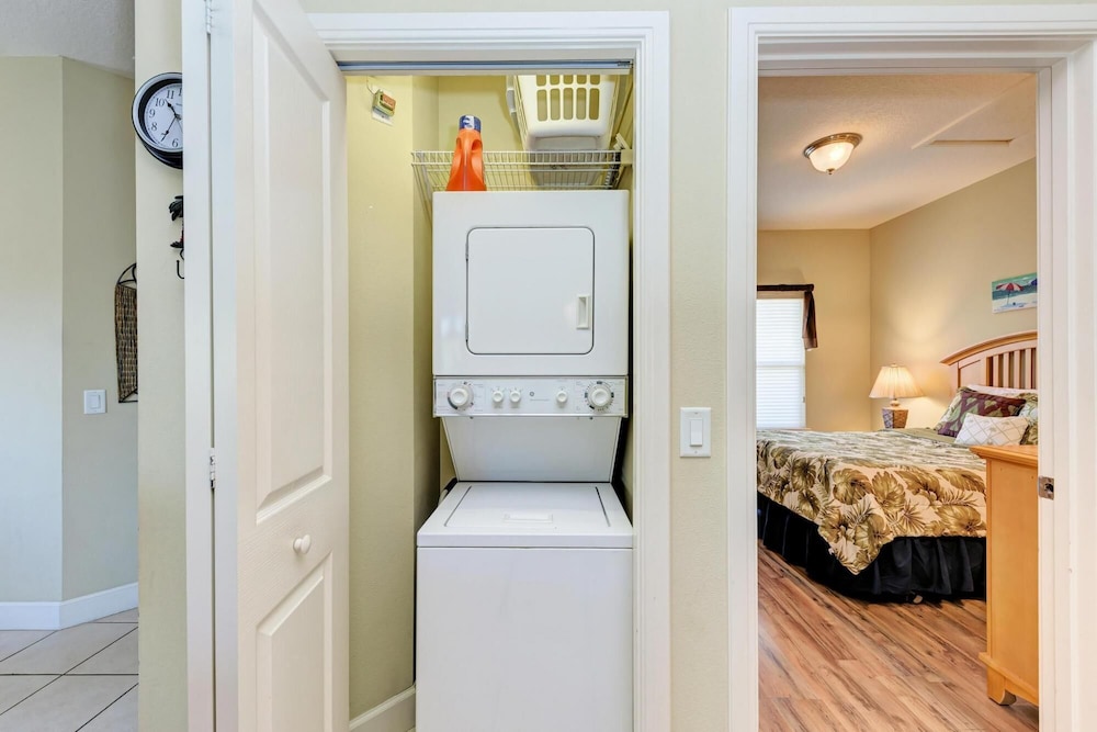 Bradenton Beach Club Bliss-2 Bedroom-2 Bathroom Condo-2 Pools-hottub-private Beach Access view 2