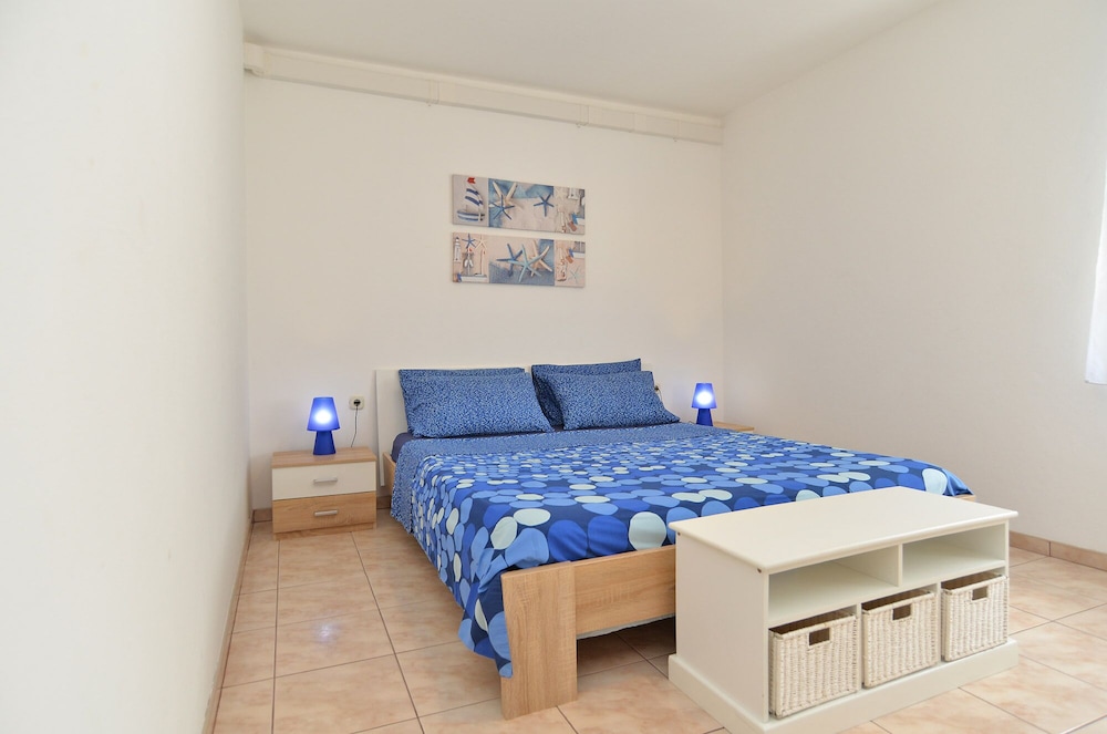 Apartments Tanja 100
