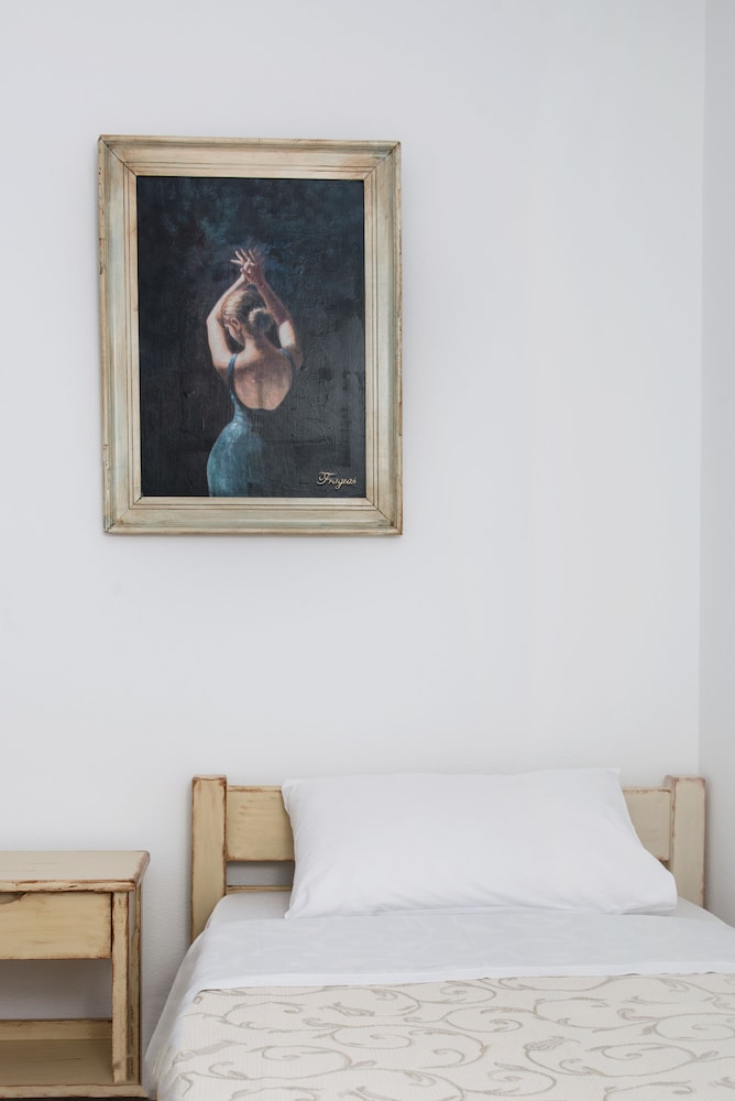Fragias Boutique Studios & Apartments photo 4