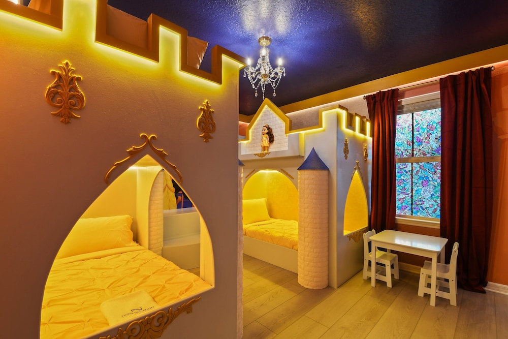 Ultimate Family Fun Retreat 10-bedroom Luxury Home