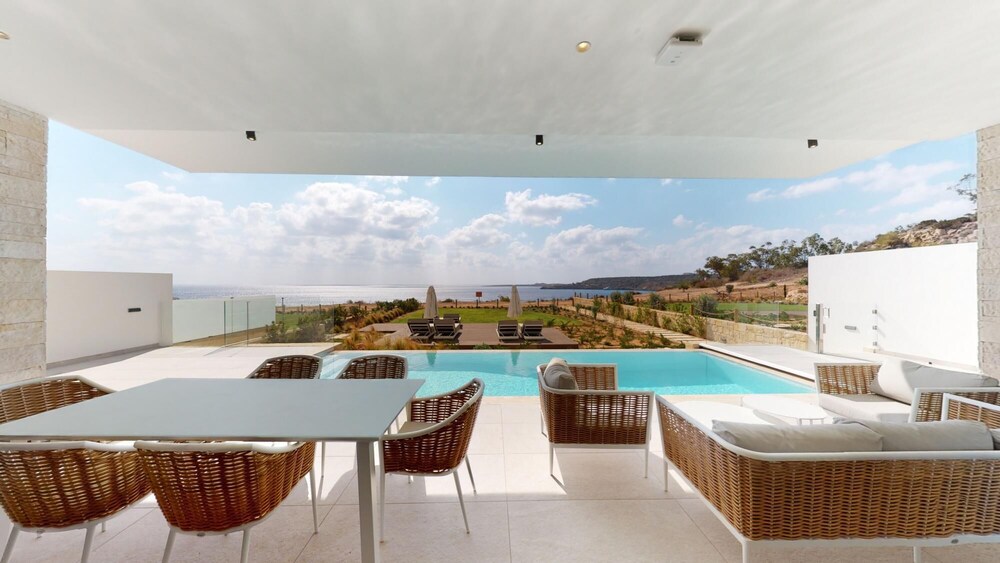 Periyiali Seafront Villa Nefeli