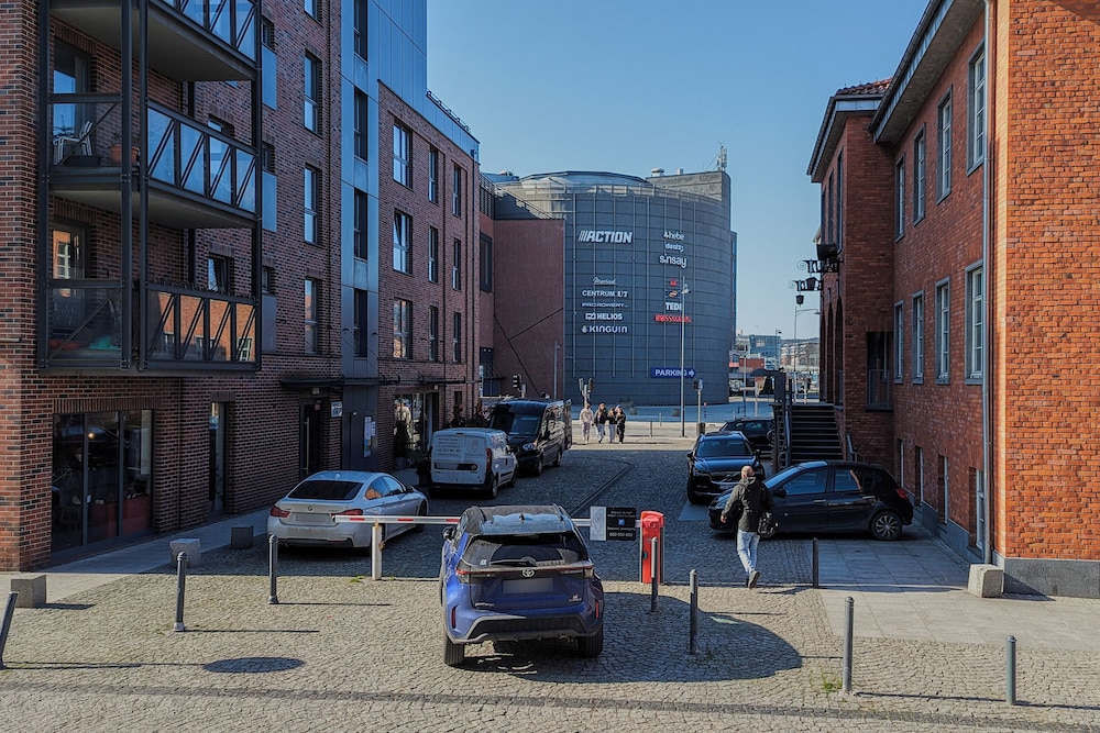 Browar Gdański 51 Apartment by Renters view 3