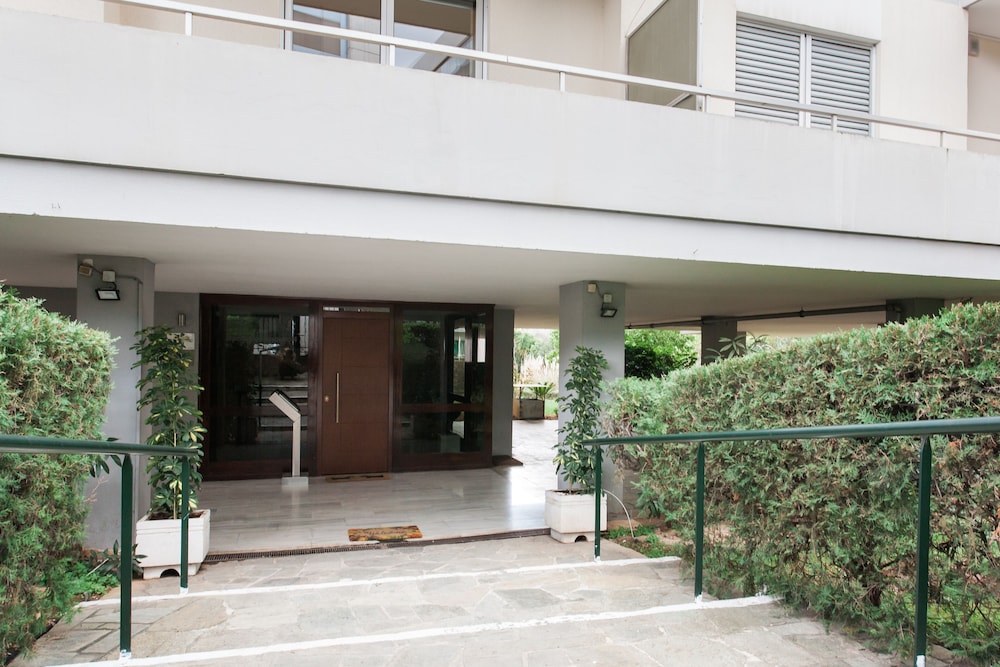 Spacious Apartment near HELEXPO view 4