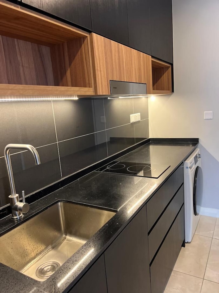 Crystal Suites At Axon Residence