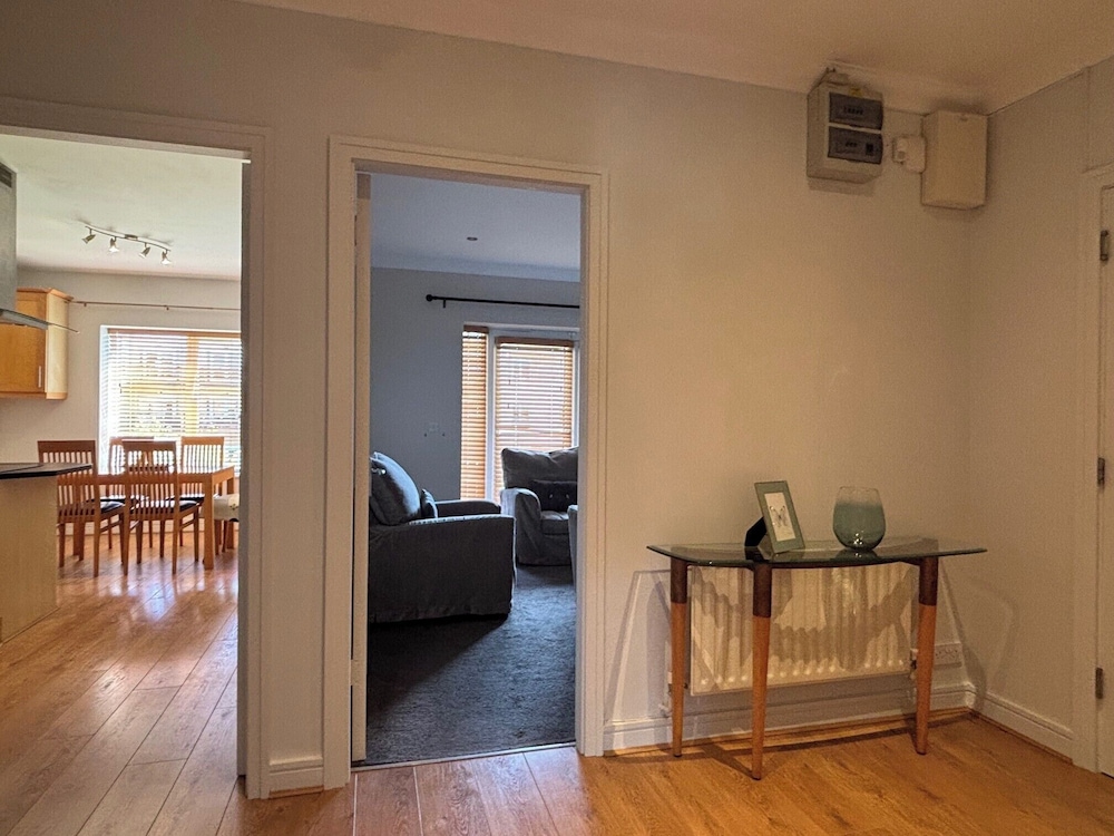Spacious 2 Bed Apartment Near Dublin Airport