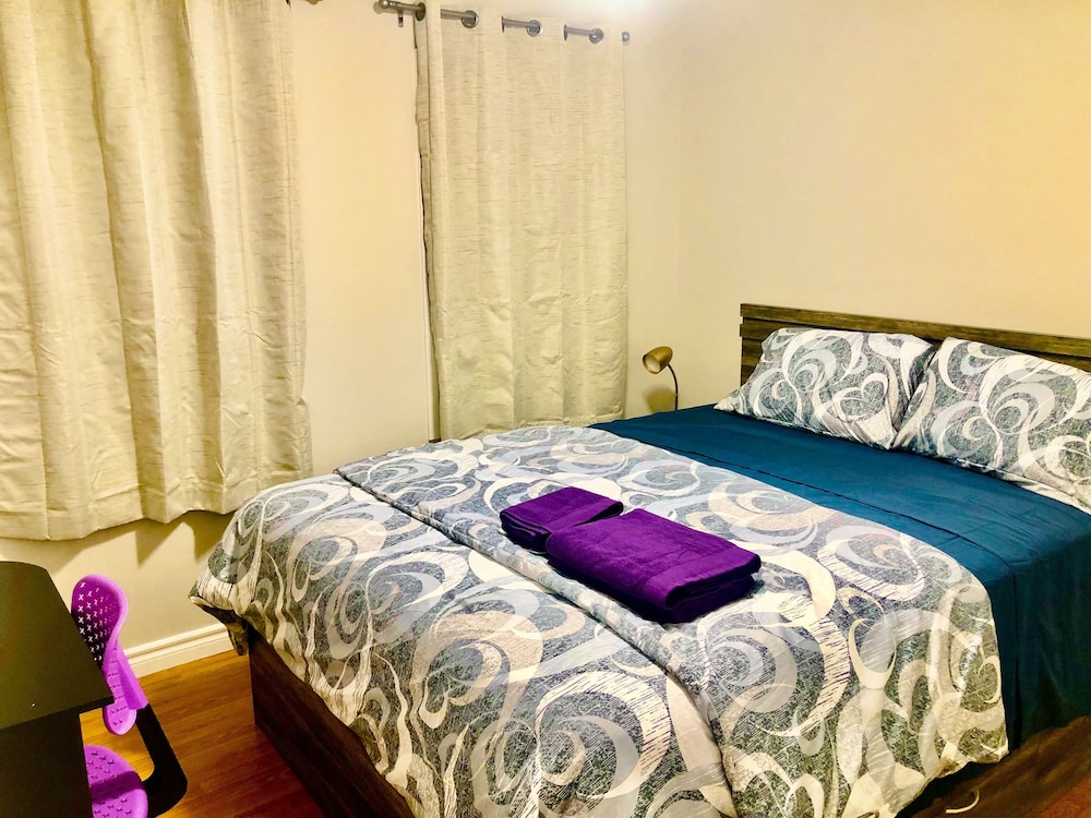 Toronto Vacations - Cozy Home - Property Image 2