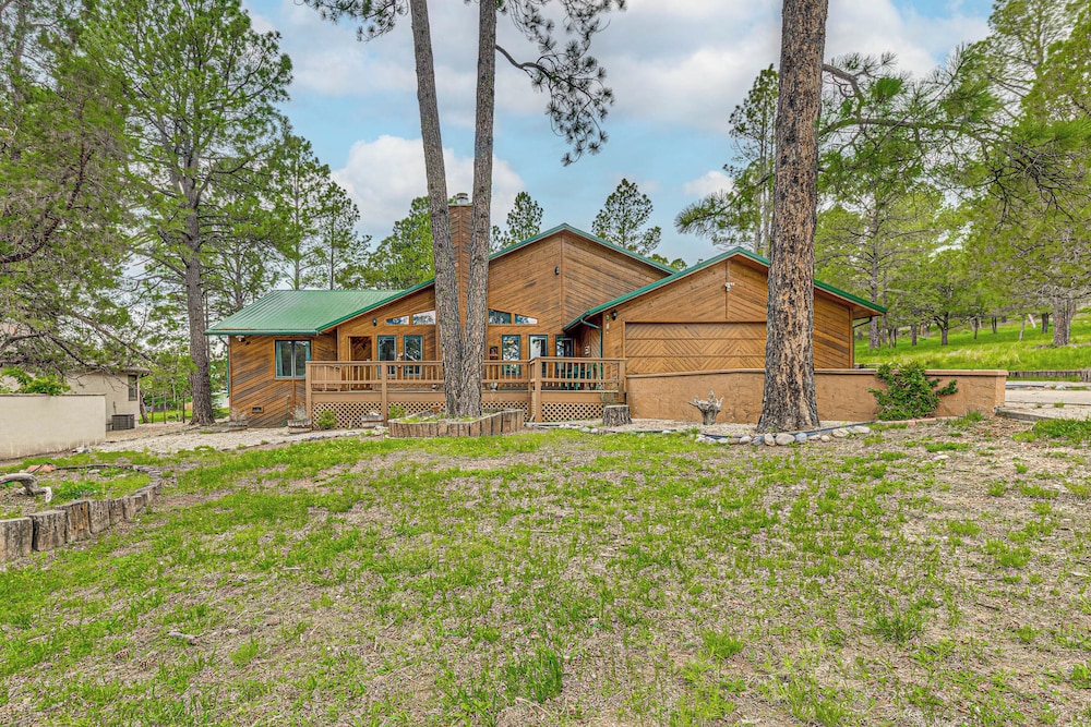 Hot Tub & Deck: Home 1 Mi to Ruidoso River!
