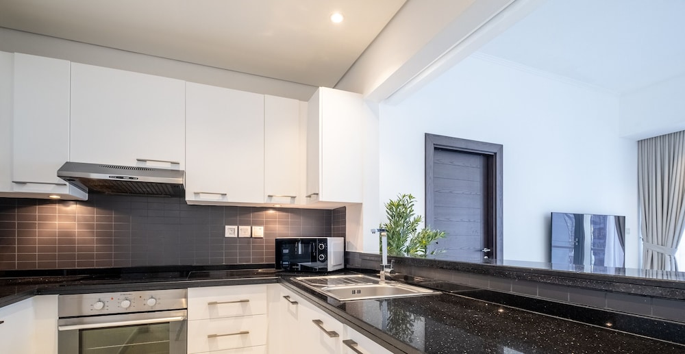 LUX The Silverene Marina View Suite 4