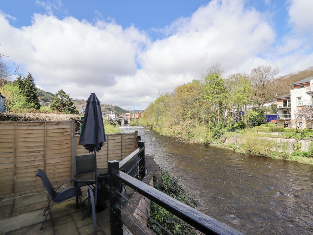 No. 9 On The Riverbank