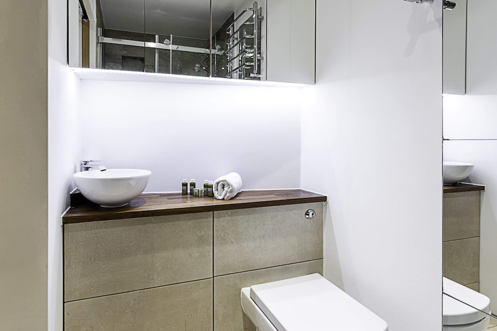 Duplex Two-bed Apartment Near Tower Bridge