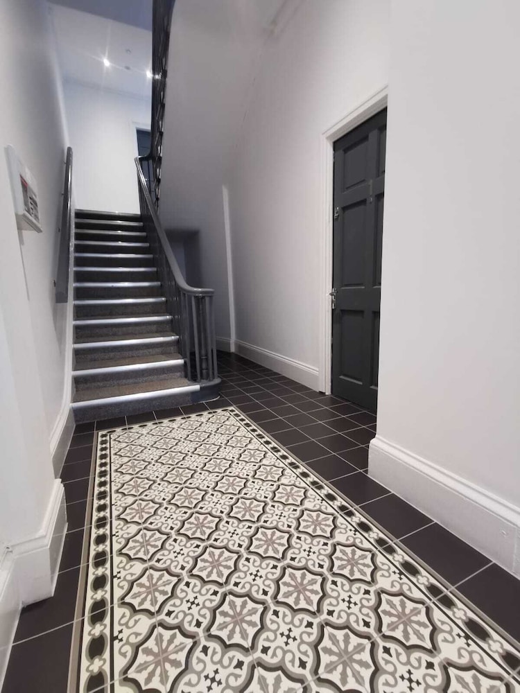 Belvidere Apartments by Top House view 5