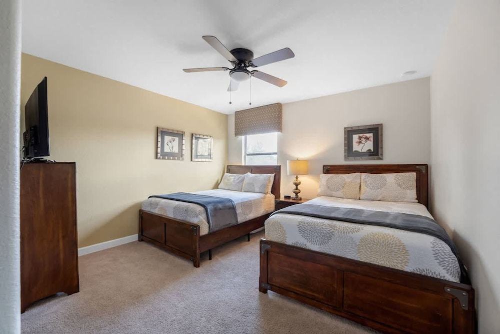 Cozy Comfortable 9BR Retreat in Champions Gate