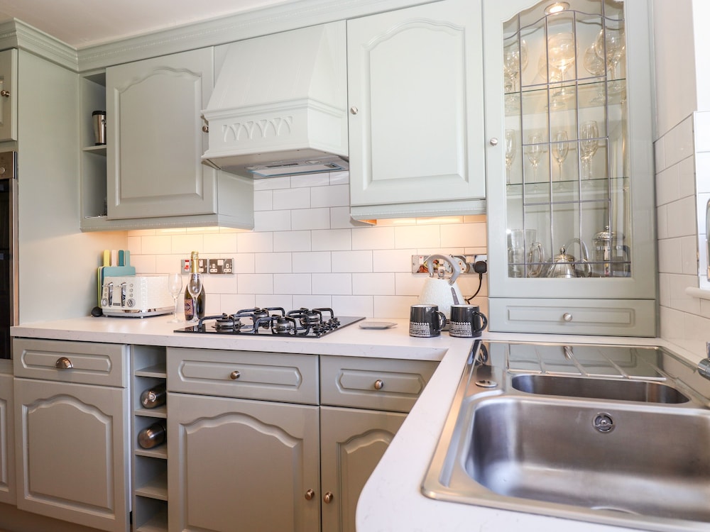 Pooley Howe