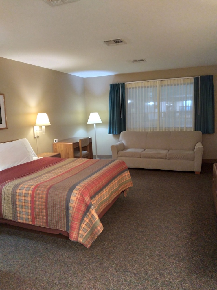 Cedarberry Inn