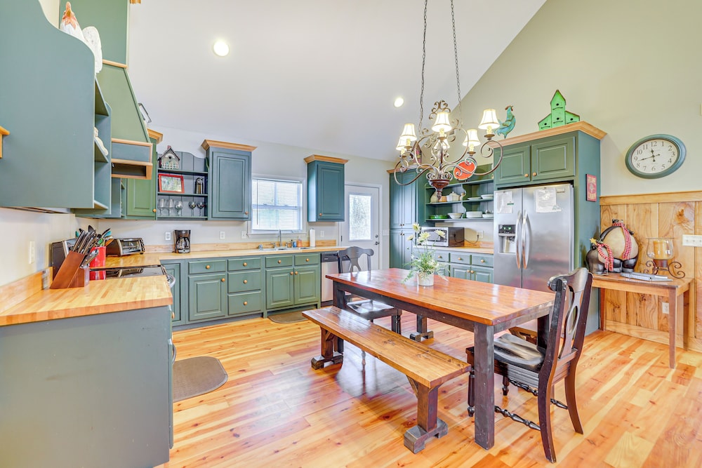 Fish, Hike & Relax: Marietta Gem w/ River Access!