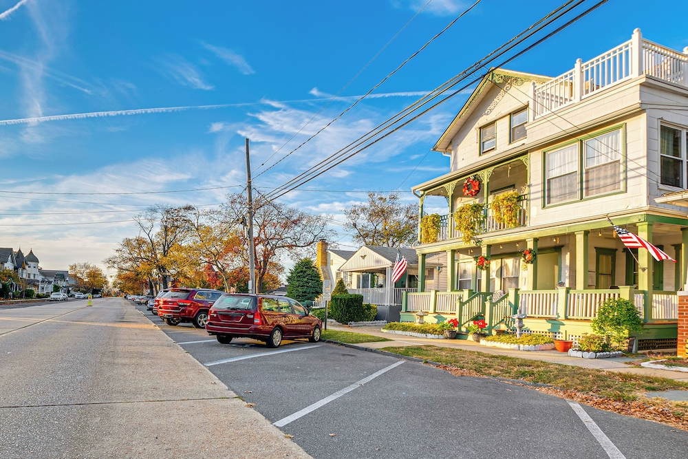 Walk to Ocean Grove Beach: Seaside Haven!