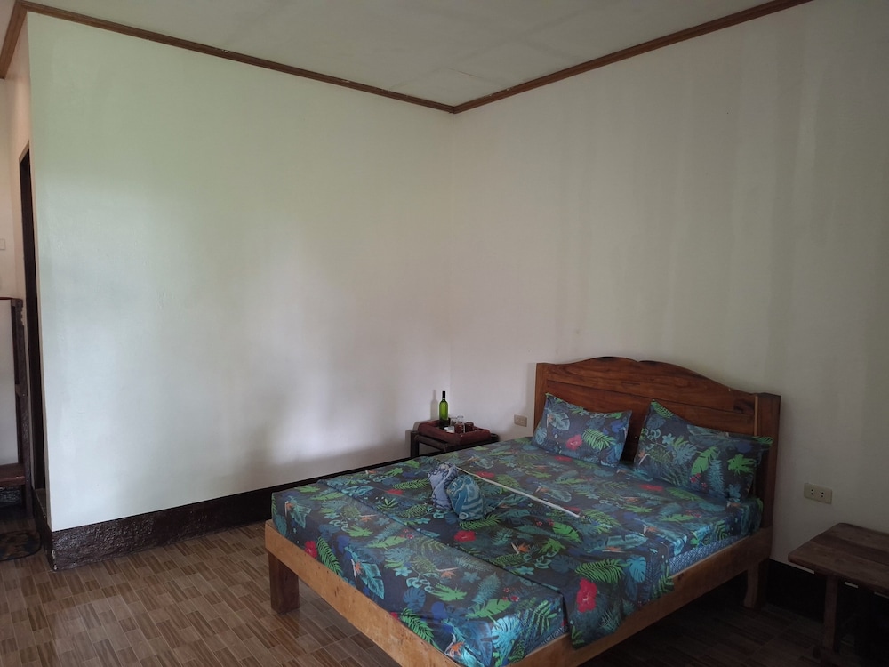 Bohol-Lahoy Dive & Beach Resort