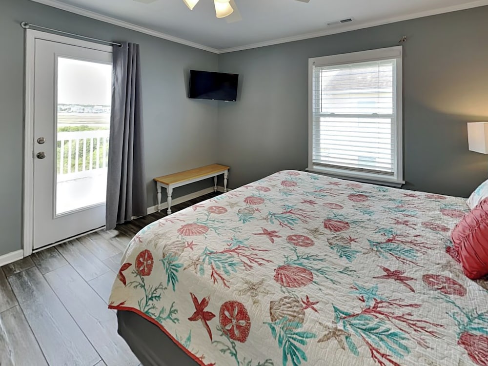 Starfish Escape by Topsail Realty