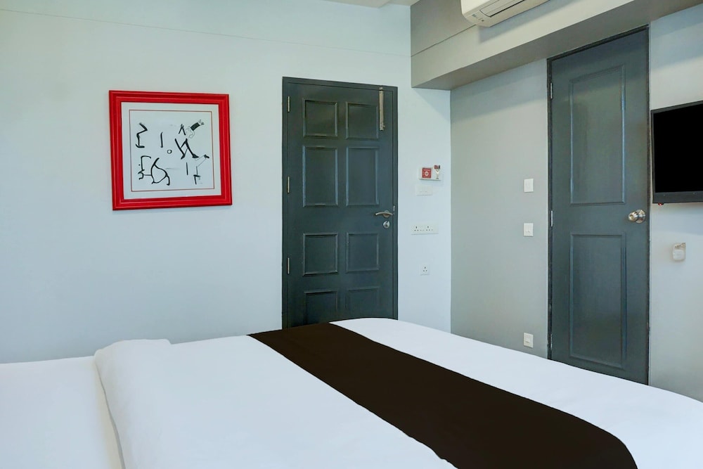 Cozy Deluxe Stays at Balewadi Pune