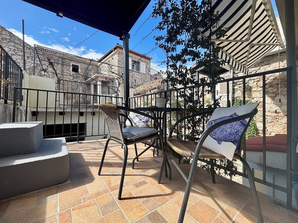 Cozy one Bedroom Apartment Pietra Storica